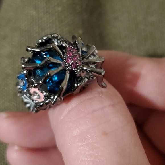 *Sale* New Sapphire Spider Drop Oil Flower Ring. - Picture 12 of 12